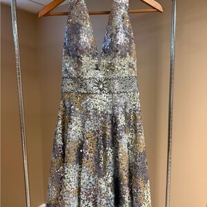 Silver Sequin Backless V-Neck Evening Dress with Embellished Waist